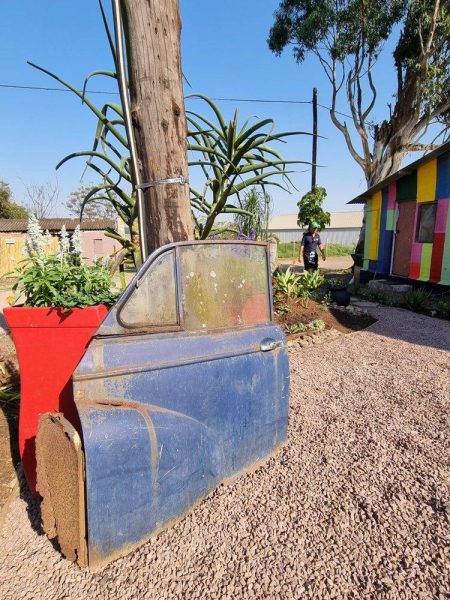 Garden Services Ballito - Landscaping | Paving | Irrigation. Eco Balance Landscapes excels at indigenous horticulture design and maintenance.